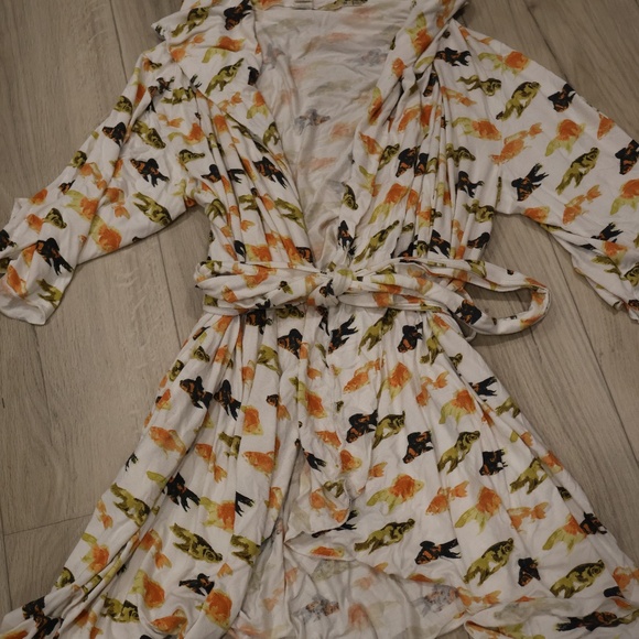 Kate Quinn Fish Robe - Picture 2 of 7